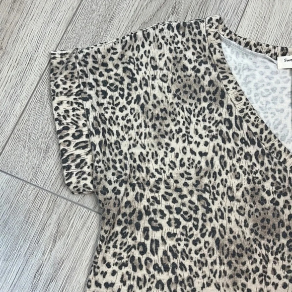 Leopard Print Short Sleeve V-Neck Mini Dress - Mocha - Picture 6 of 8